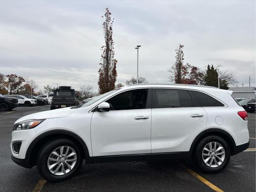 2017 Kia Sorento LX