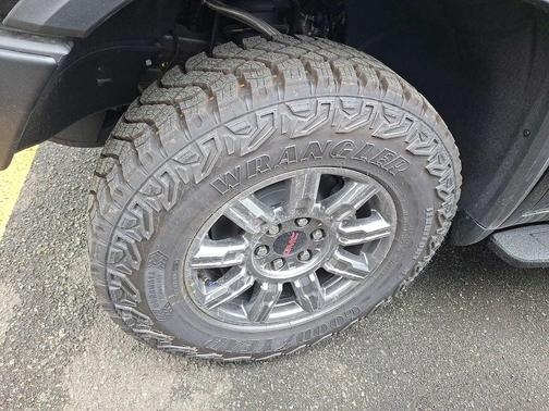 ONYX BLK 2026 GMC Sierra 1500 AT4X