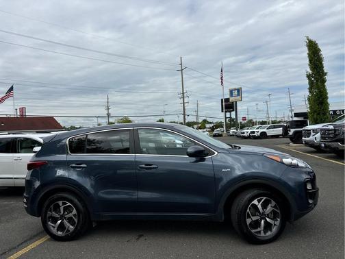 Pacific Blue 2022 Kia Sportage LX