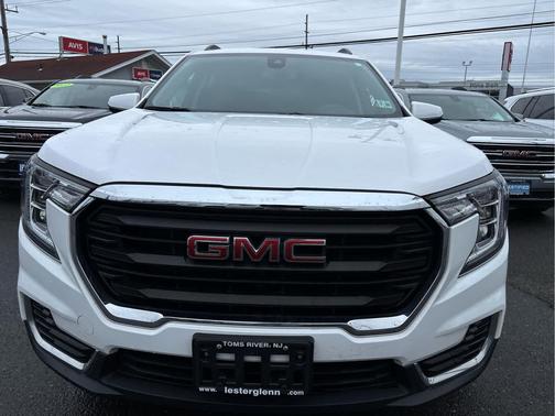 Summit White 2023 GMC Terrain SLE