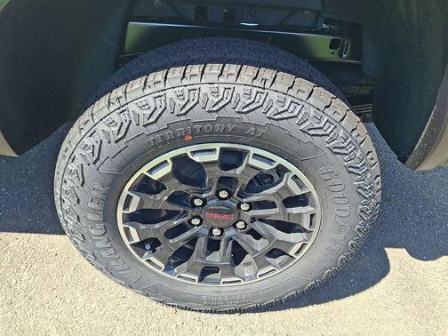 SUMMIT WHT 2026 GMC Canyon AT4