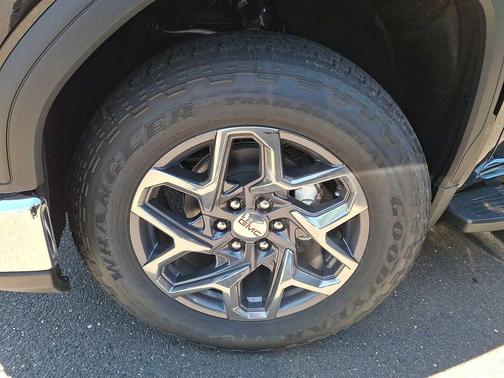 Onyx Black 2026 GMC Sierra 1500 SLT
