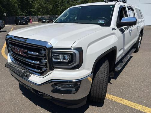White Frost Tricoat 2018 GMC Sierra 1500 SLT