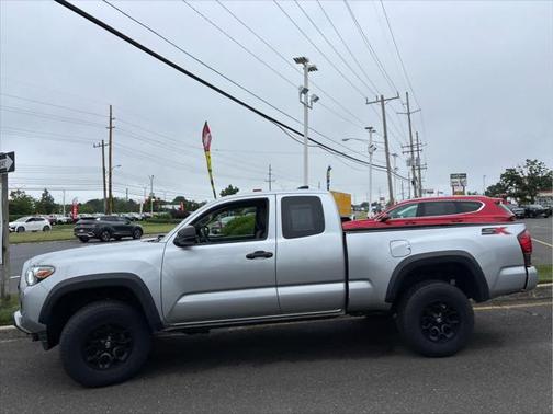 2022 Toyota Tacoma SR