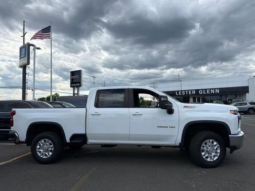 Summit White 2022 Chevrolet Silverado 3500 LT