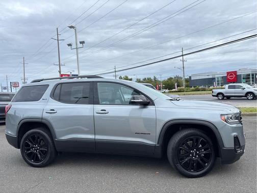 2023 GMC Acadia AWD SLT