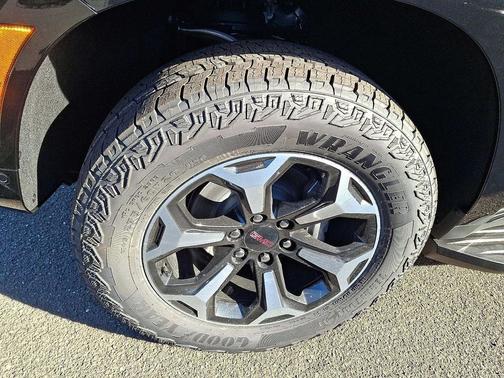 2026 GMC Yukon XL 4WD AT4