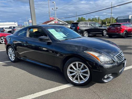 2015 INFINITI Q60 Base