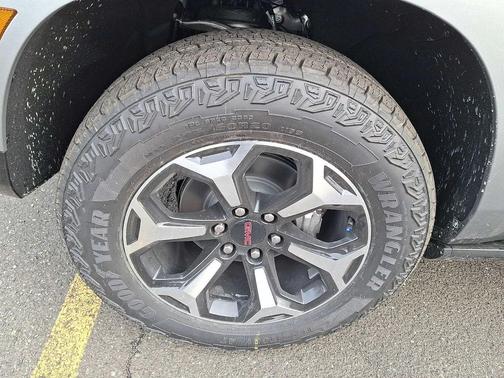 2026 GMC Yukon 4WD AT4