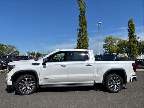 White Frost Tricoat 2023 GMC Sierra 1500 Denali