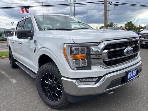 Oxford White 2021 Ford F-150 XLT