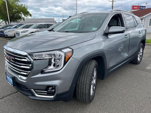 Sterling Metallic 2023 GMC Terrain SLT