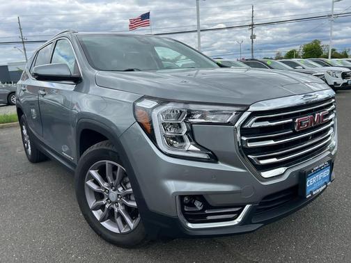 Sterling Metallic 2023 GMC Terrain SLT
