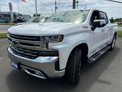 Iridescent Pearl Tricoat 2022 Chevrolet Silverado 1500 Limited LTZ