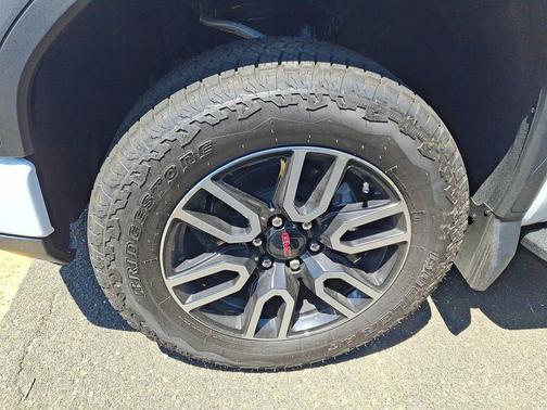 Summit White 2026 GMC Sierra 1500 AT4