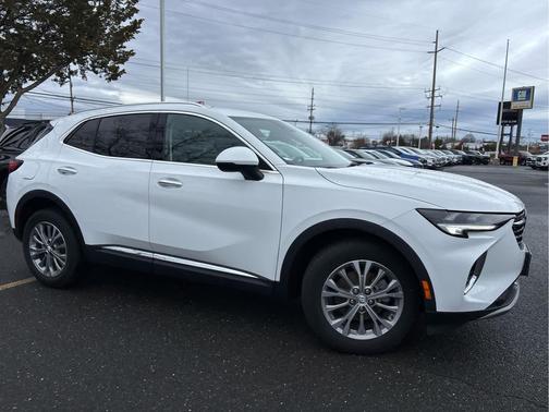 Summit White 2022 Buick Envision FWD Preferred
