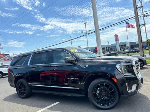 2022 GMC Yukon XL SLT
