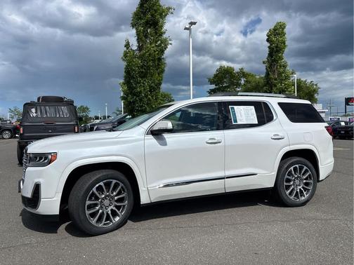 White Frost Tricoat 2023 GMC Acadia Denali