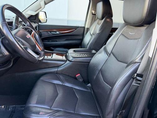 2018 Cadillac Escalade ESV Luxury