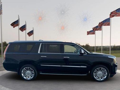 2018 Cadillac Escalade ESV Luxury