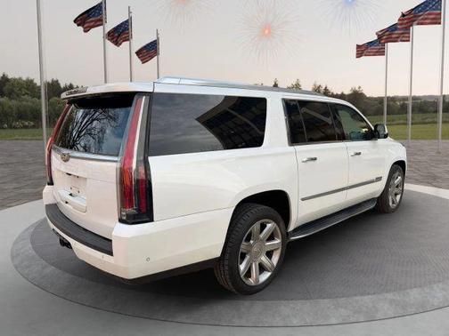 2018 Cadillac Escalade ESV Luxury