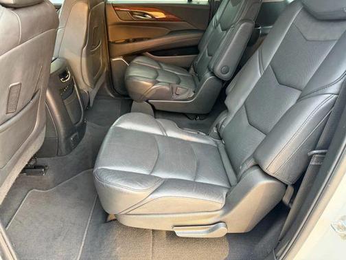 2018 Cadillac Escalade ESV Luxury