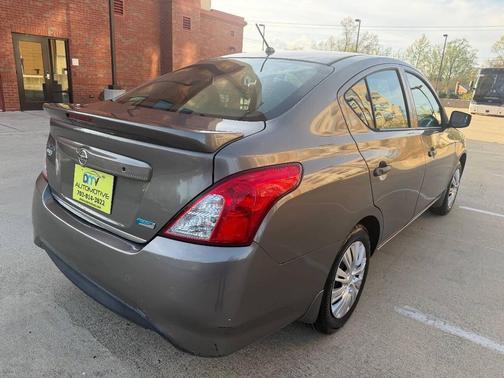 2016 Nissan Versa 1.6 S+