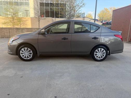 2016 Nissan Versa 1.6 S+