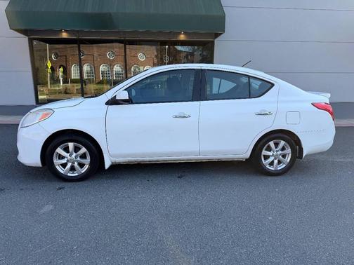 2014 Nissan Versa 1.6 SV