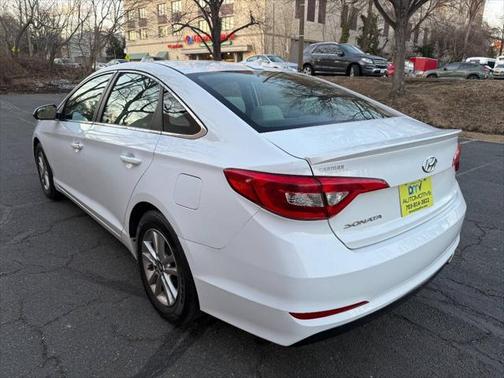 2017 Hyundai SONATA SE
