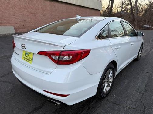 2017 Hyundai SONATA SE