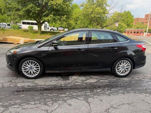 Tuxedo Black Metallic 2014 Ford Focus Titanium