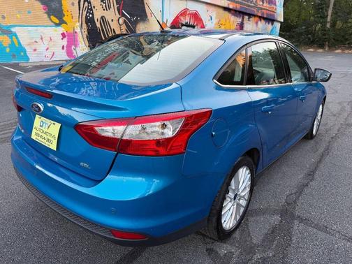 Blue 2012 Ford Focus SEL