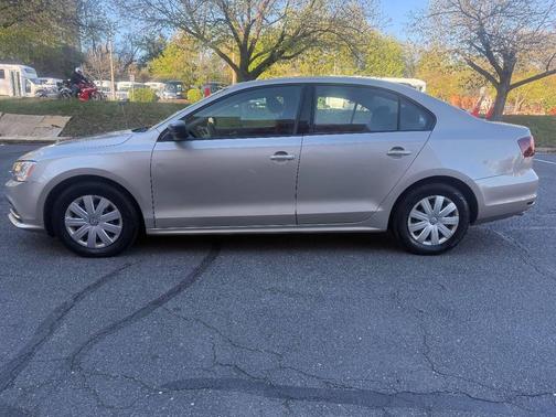 Gold 2016 Volkswagen Jetta 1.4T S w/Technology