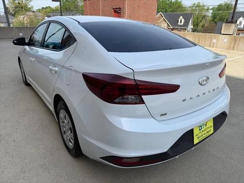 2019 Hyundai ELANTRA SE