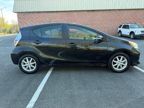 Black Sand Pearl 2012 Toyota Prius c Three
