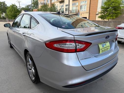 Ingot Silver Metallic 2014 Ford Fusion SE
