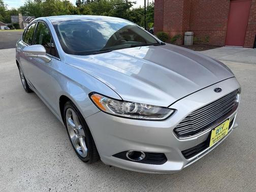 Ingot Silver Metallic 2014 Ford Fusion SE