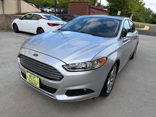 Ingot Silver Metallic 2014 Ford Fusion SE