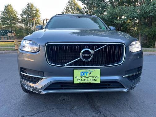 2016 Volvo XC90 T6 Momentum