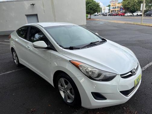 White 2013 Hyundai ELANTRA GLS