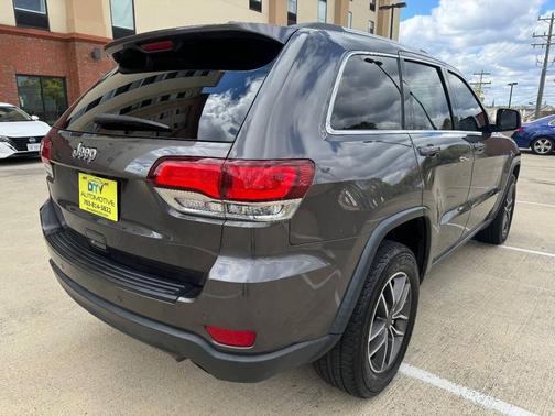 2020 Jeep Grand Cherokee Laredo