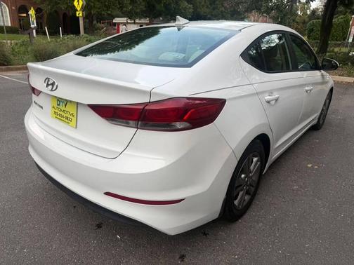 Quartz White Pearl 2017 Hyundai ELANTRA SE