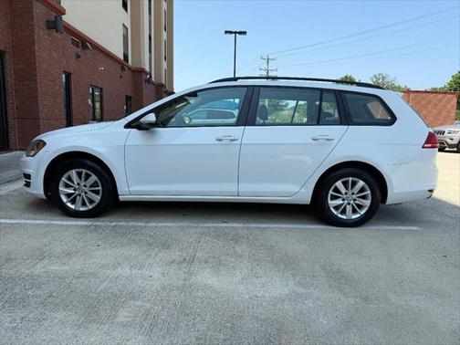 2015 Volkswagen Golf SportWagen TSI S 4-Door