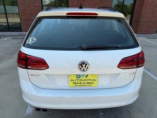 2015 Volkswagen Golf SportWagen TSI S 4-Door