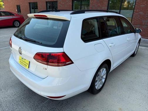 2015 Volkswagen Golf SportWagen TSI S 4-Door