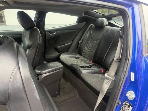 2012 Hyundai Veloster Base