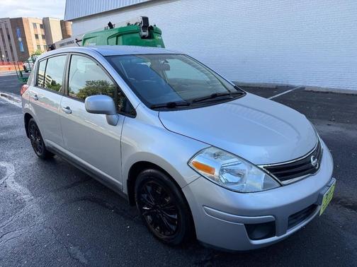 Brilliant Silver Metallic 2012 Nissan Versa 1.8 S