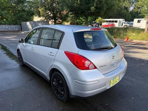 Brilliant Silver Metallic 2012 Nissan Versa 1.8 S