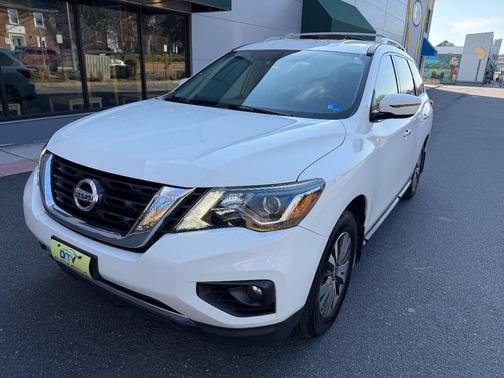 2017 Nissan Pathfinder SV